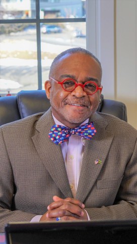 Dr_Paul_Lowe_Admissions_Expert_Advisor_Independent_Educational_Consultant